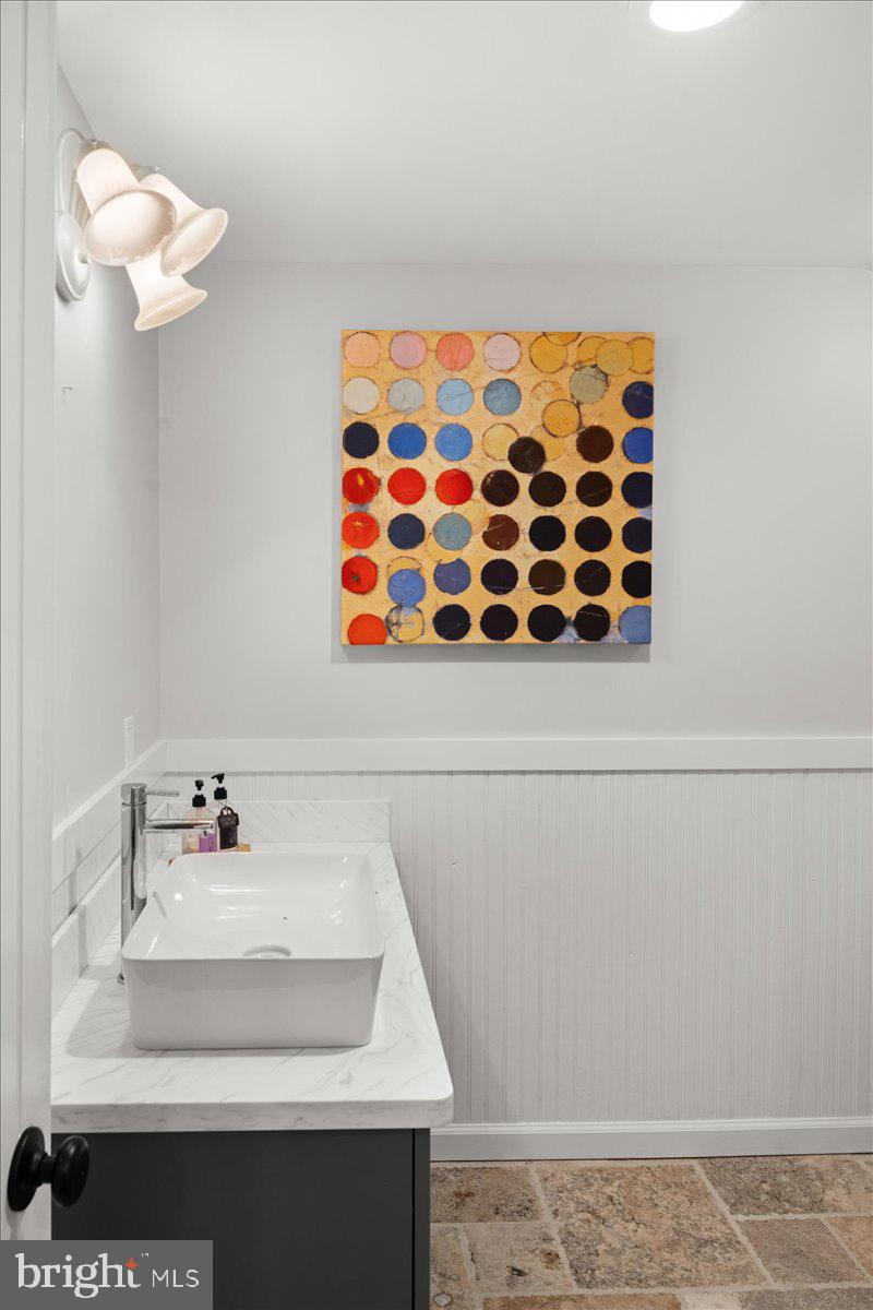 6064 Stoney Hill ROAD