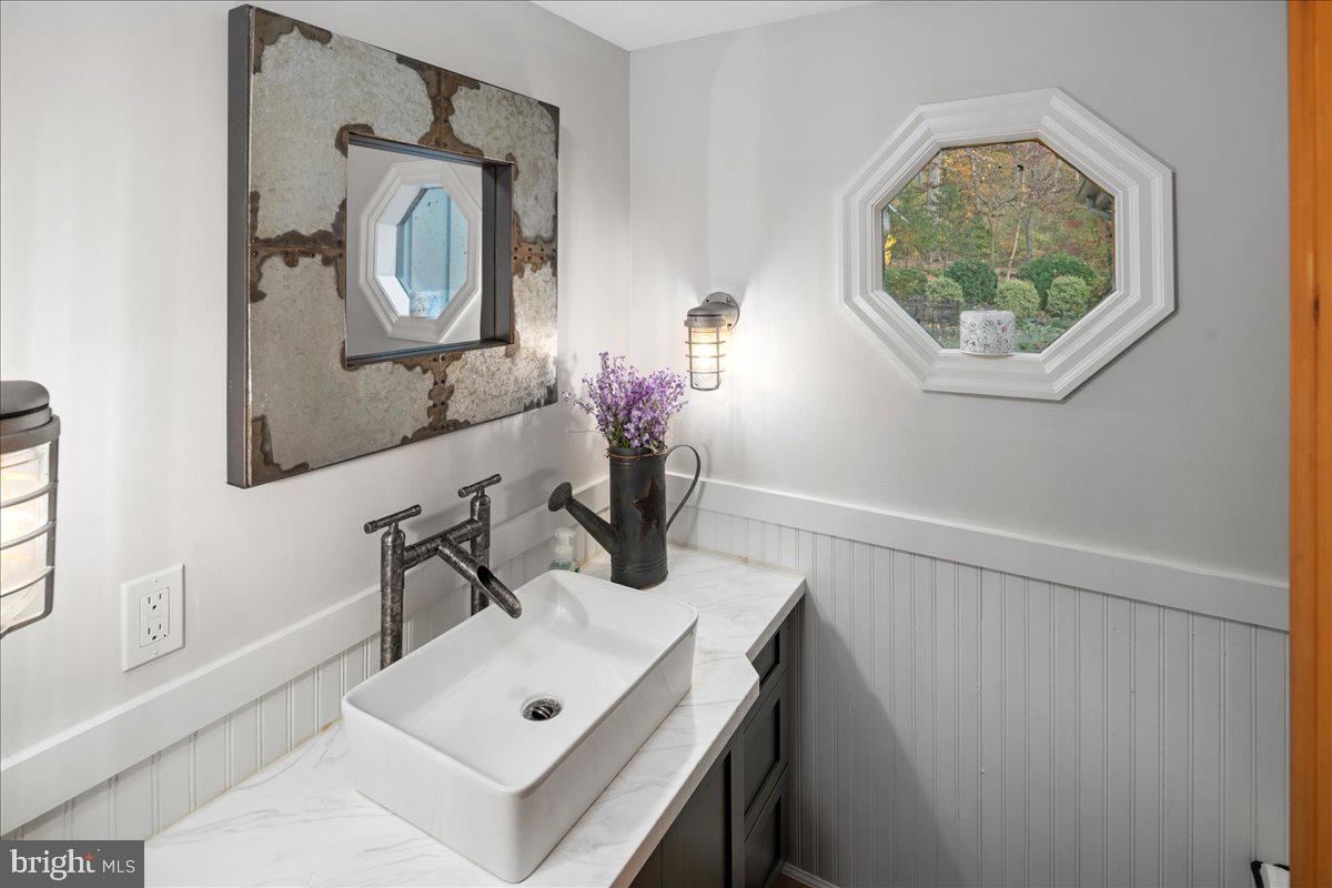 6064 Stoney Hill ROAD