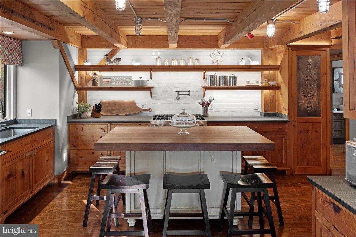 6064 Stoney Hill ROAD