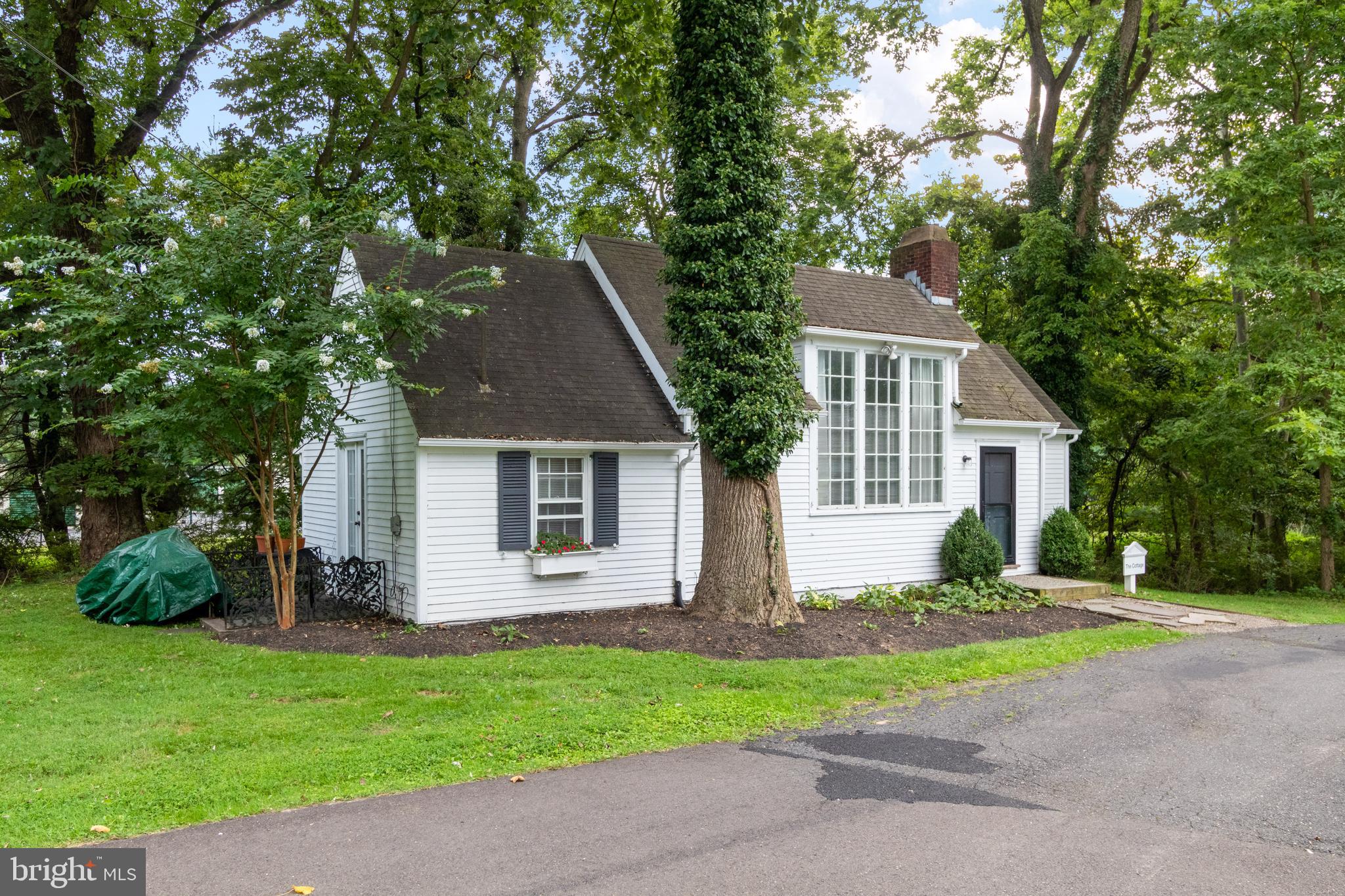 2481 River Rd