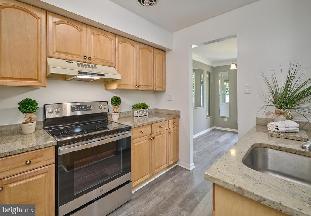 153 Shire Dr #15c