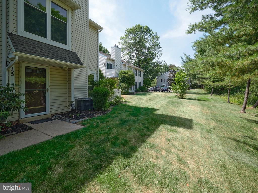 153 Shire Dr #15c