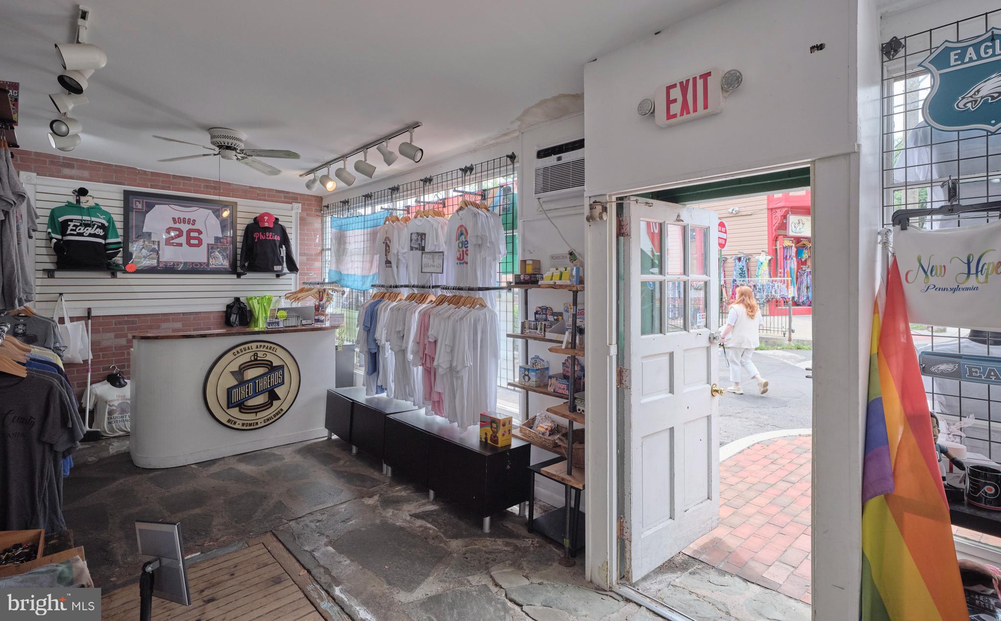 76 S Main St