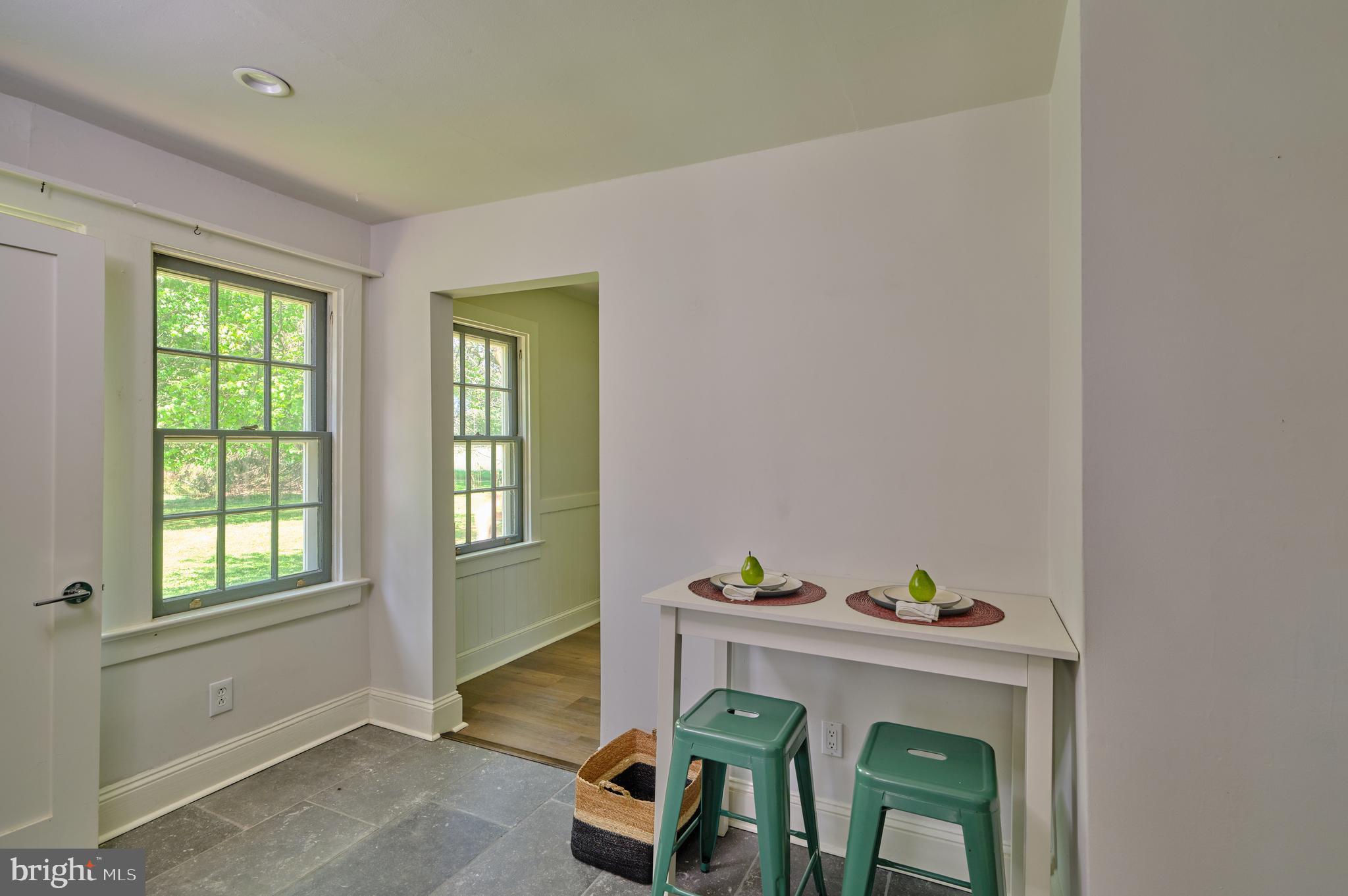 5113 ANDERSON ROAD COTTAGE