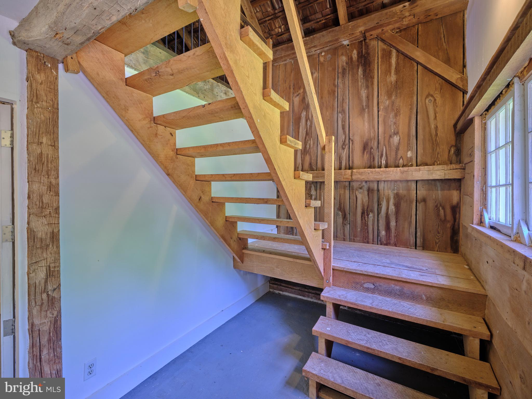5113 ANDERSON ROAD COTTAGE
