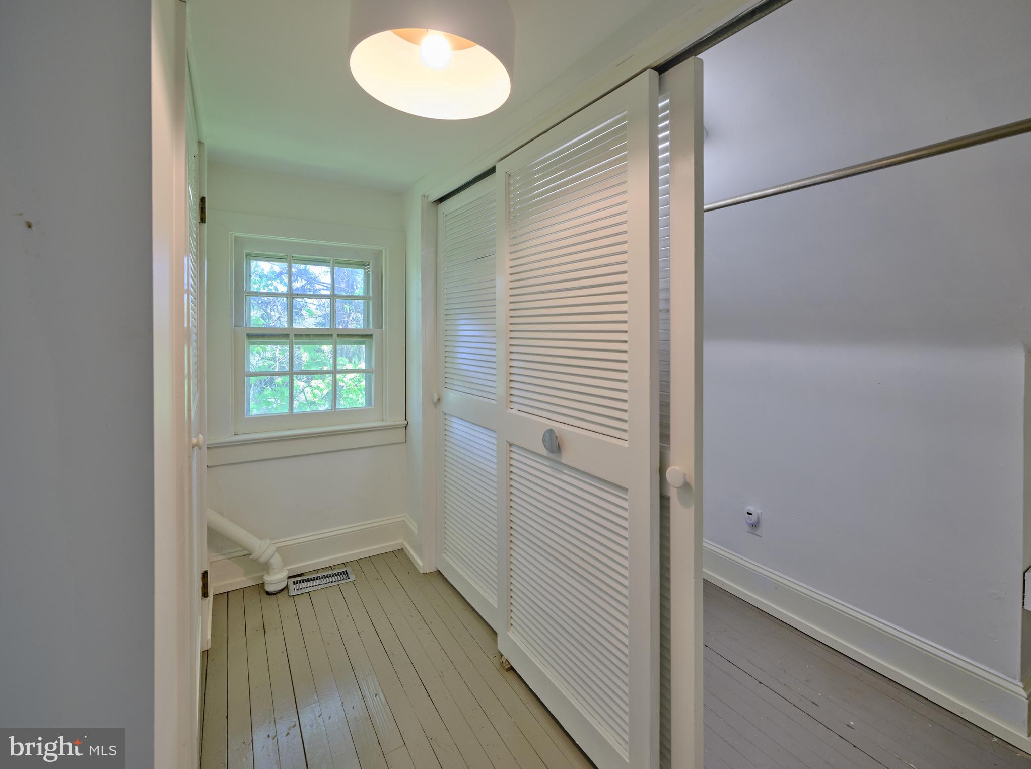 5113 ANDERSON ROAD COTTAGE