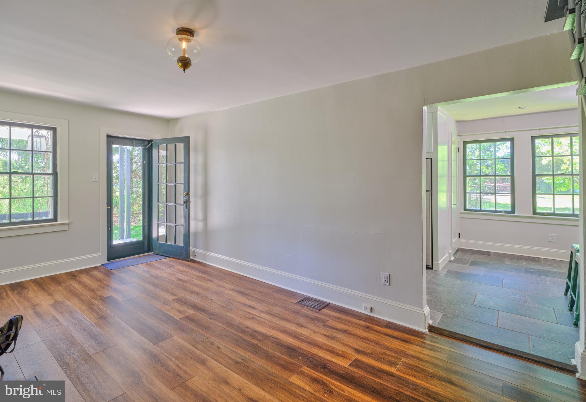 5113 ANDERSON ROAD COTTAGE