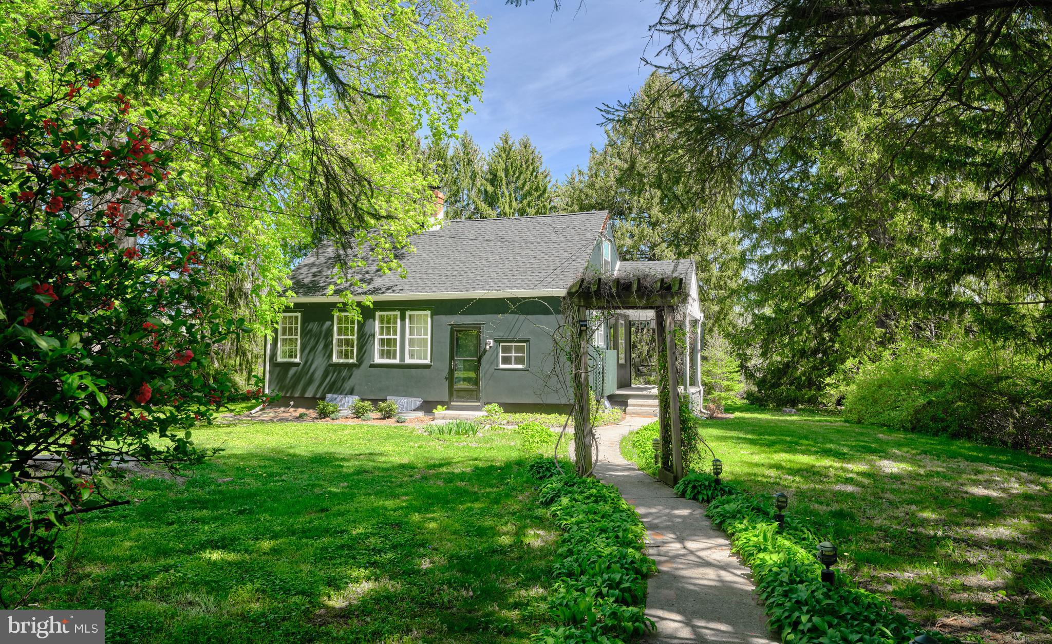 5113 ANDERSON ROAD COTTAGE