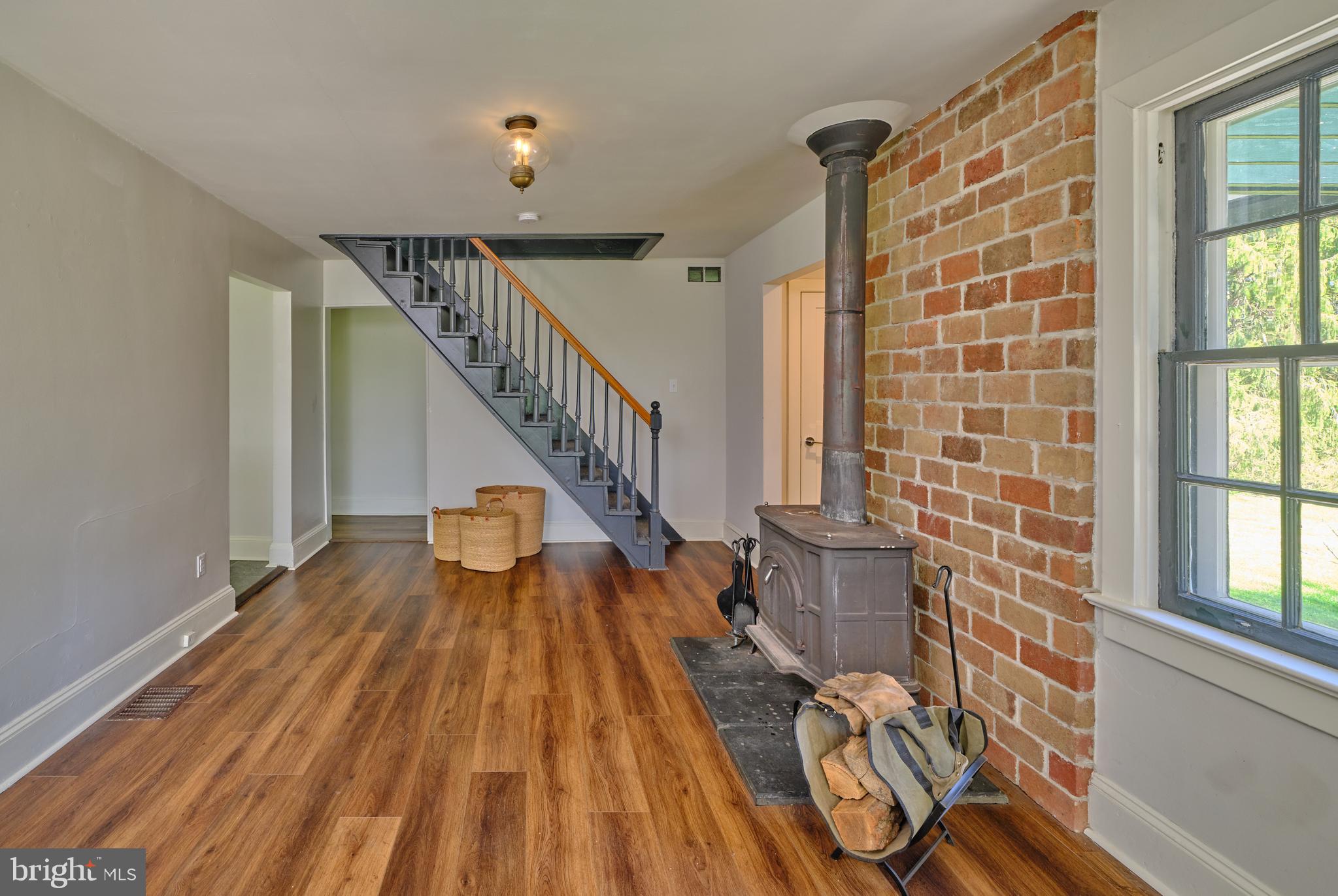 5113 ANDERSON ROAD COTTAGE