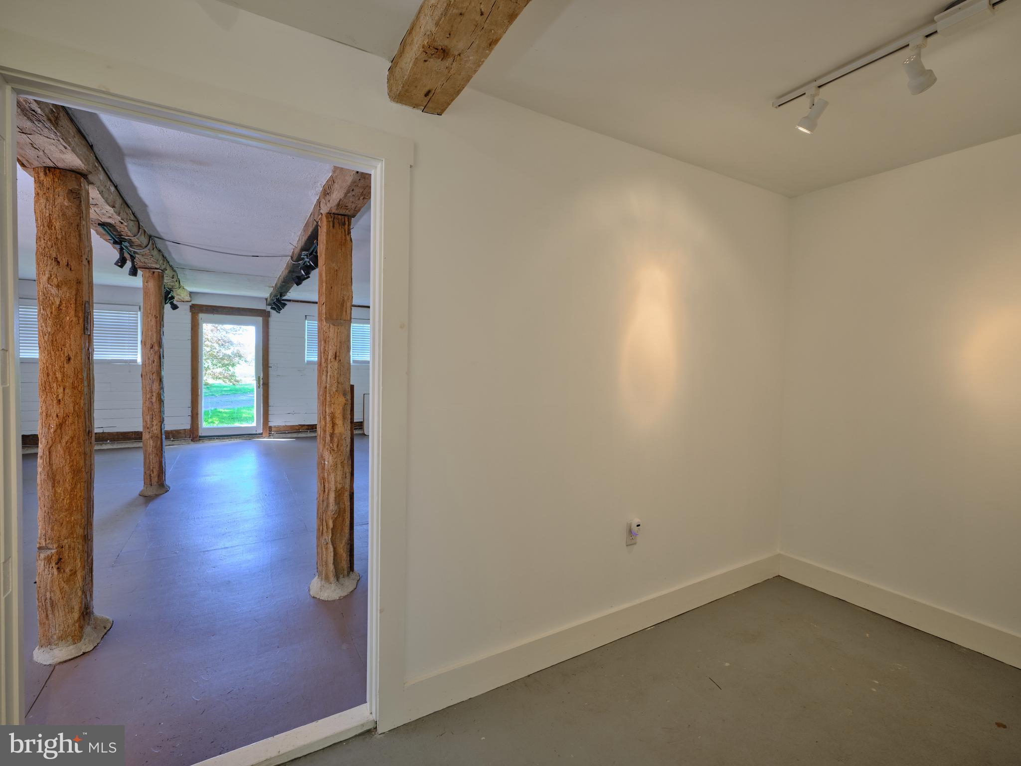 5113 ANDERSON ROAD COTTAGE