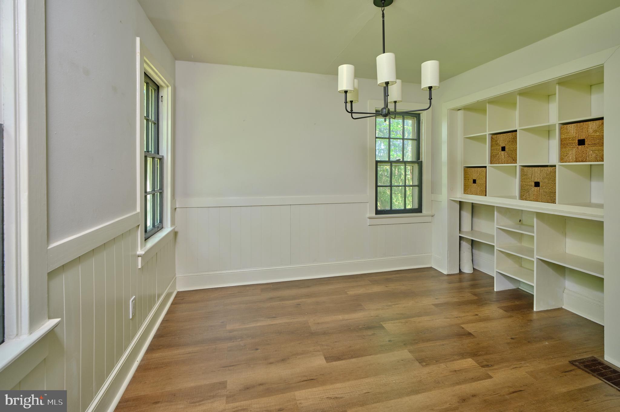 5113 ANDERSON ROAD COTTAGE