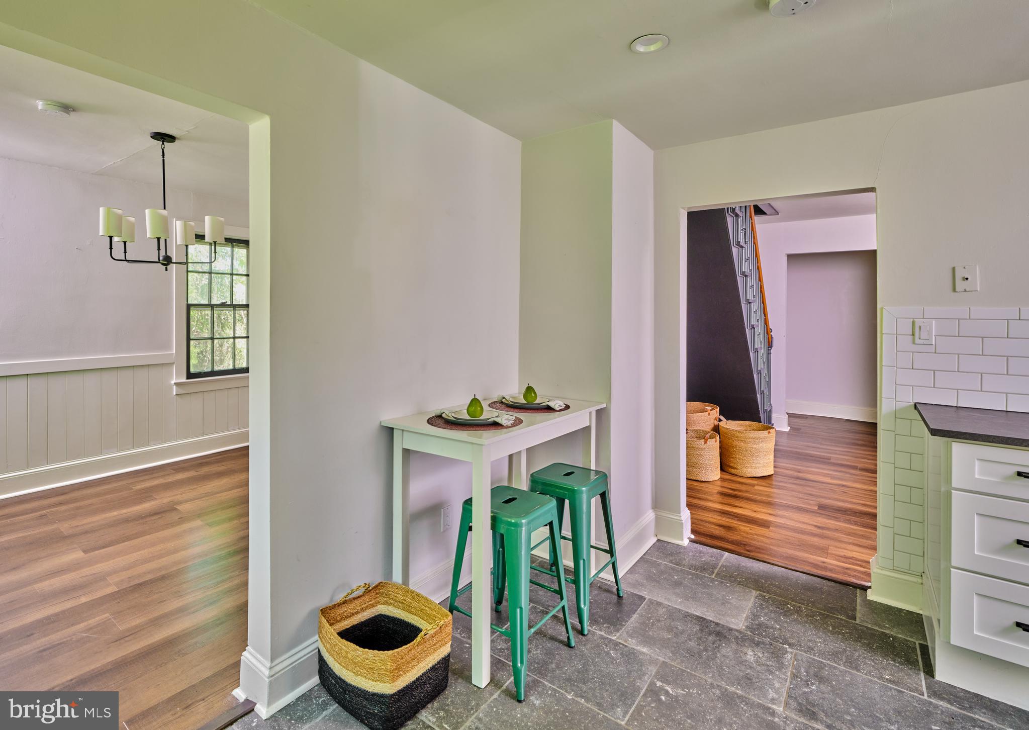 5113 ANDERSON ROAD COTTAGE