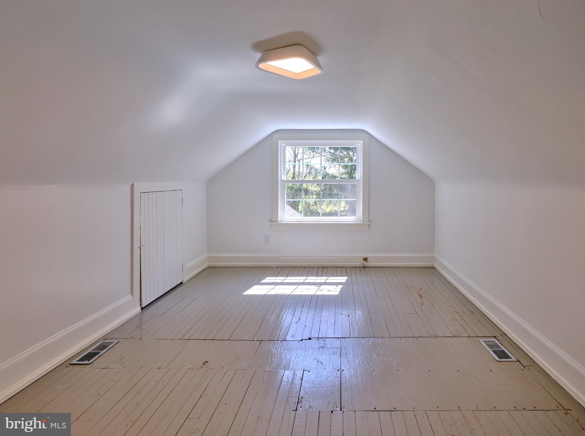 5113 ANDERSON ROAD COTTAGE