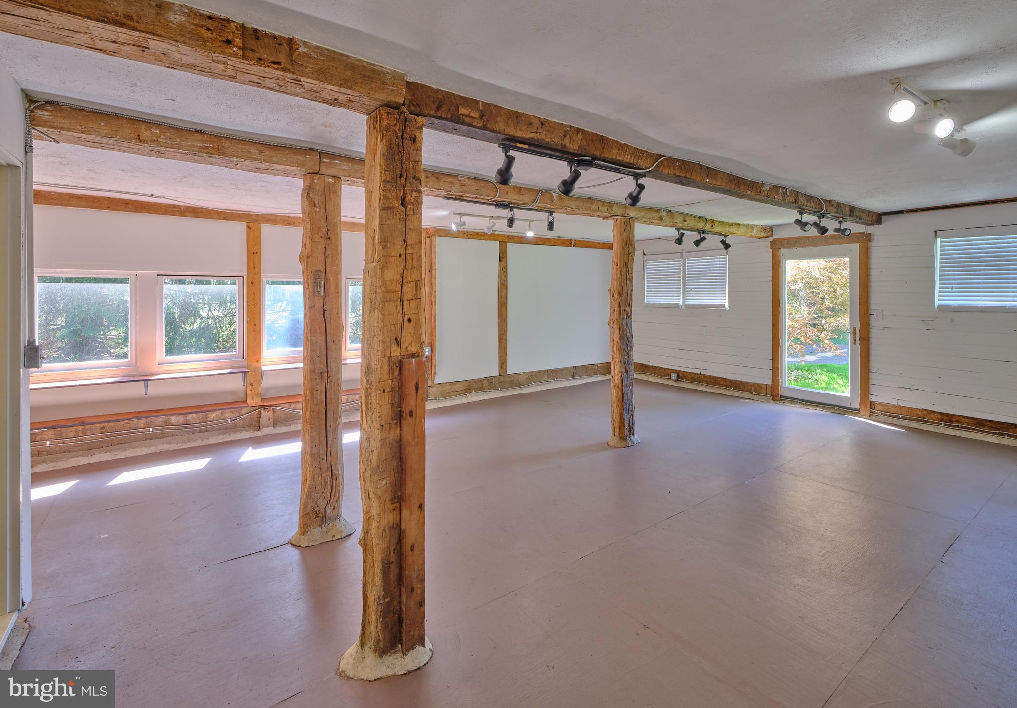 5113 ANDERSON ROAD COTTAGE