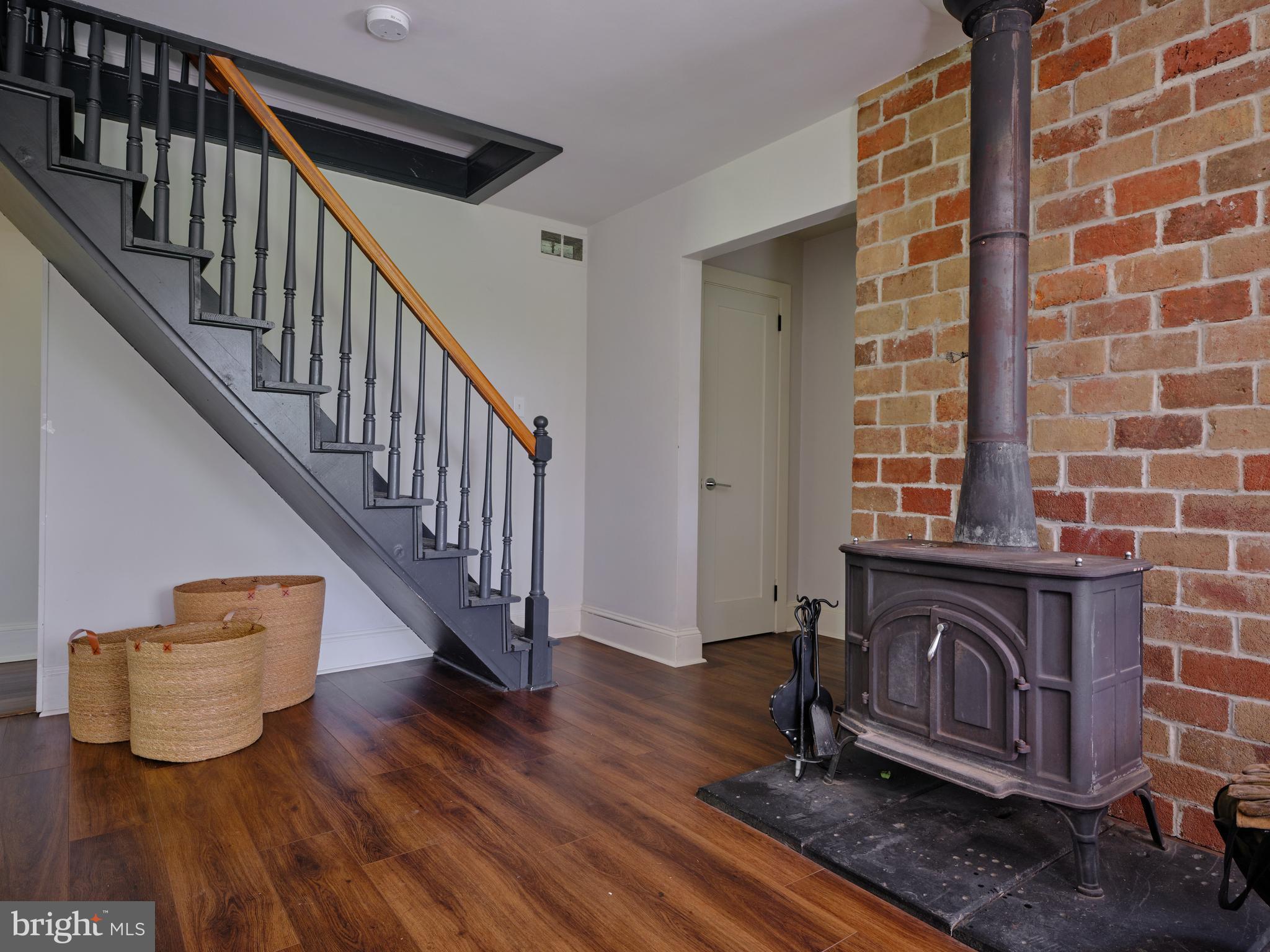 5113 ANDERSON ROAD COTTAGE