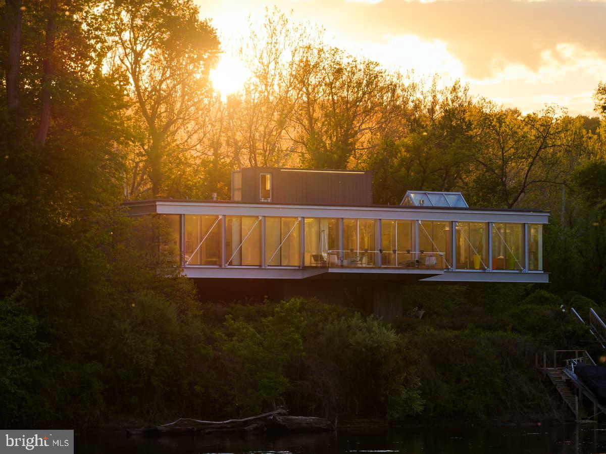 2710 RIVER ROAD