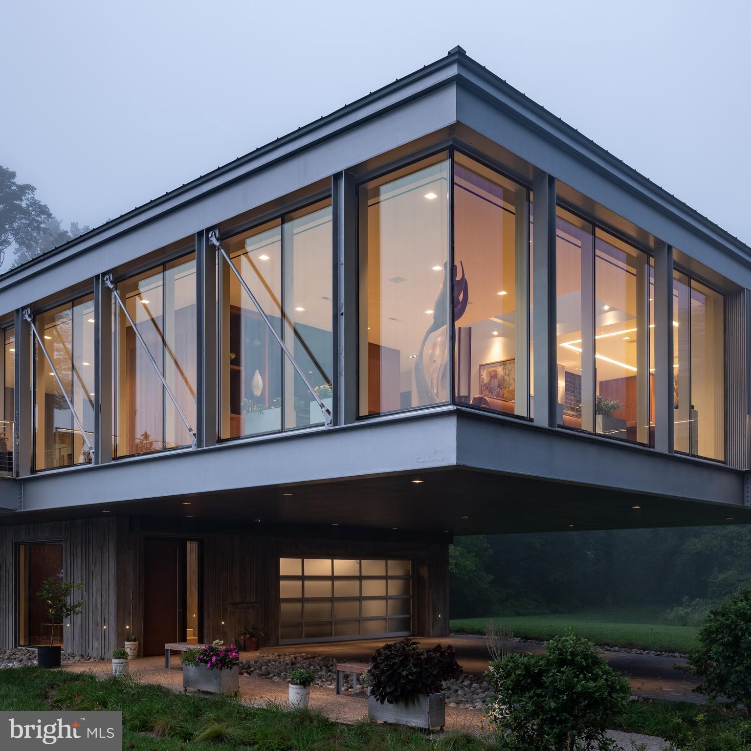 2710 RIVER ROAD