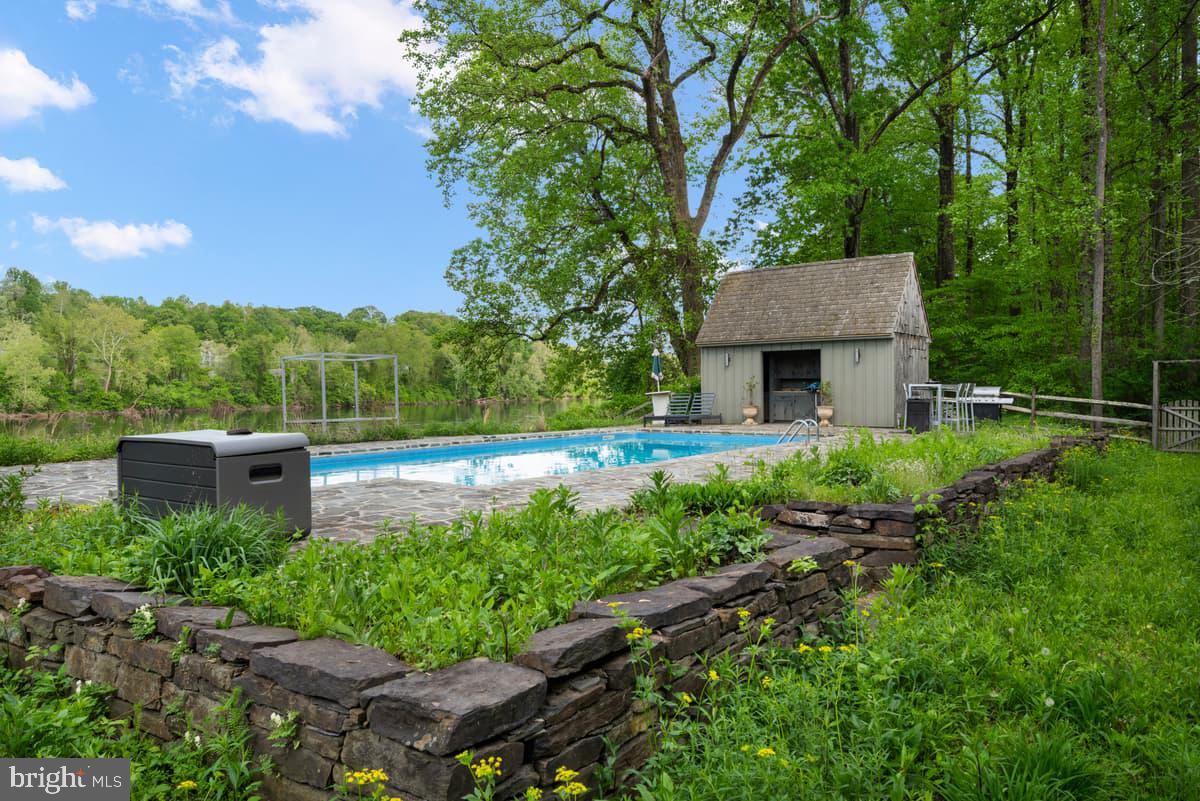 2710 RIVER ROAD