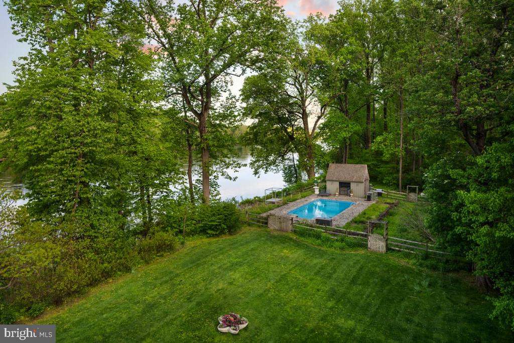 2710 RIVER ROAD