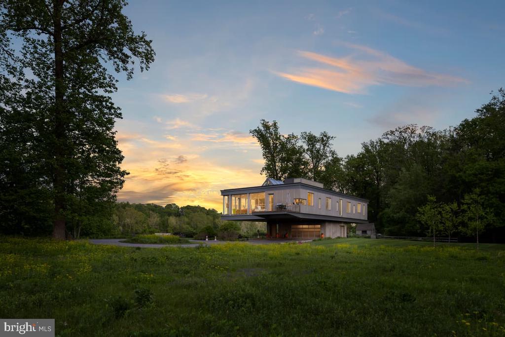 2710 RIVER ROAD