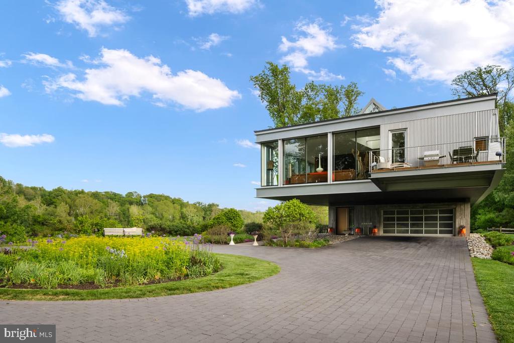 2710 RIVER ROAD