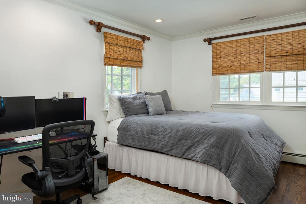 7 KEATS ROAD