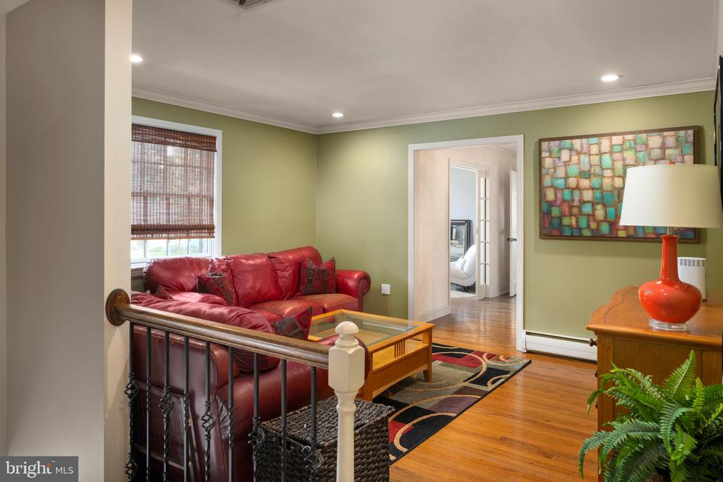 7 KEATS ROAD