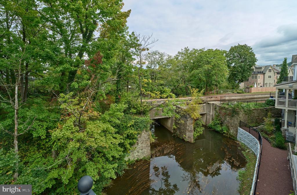 12 CANAL STREET