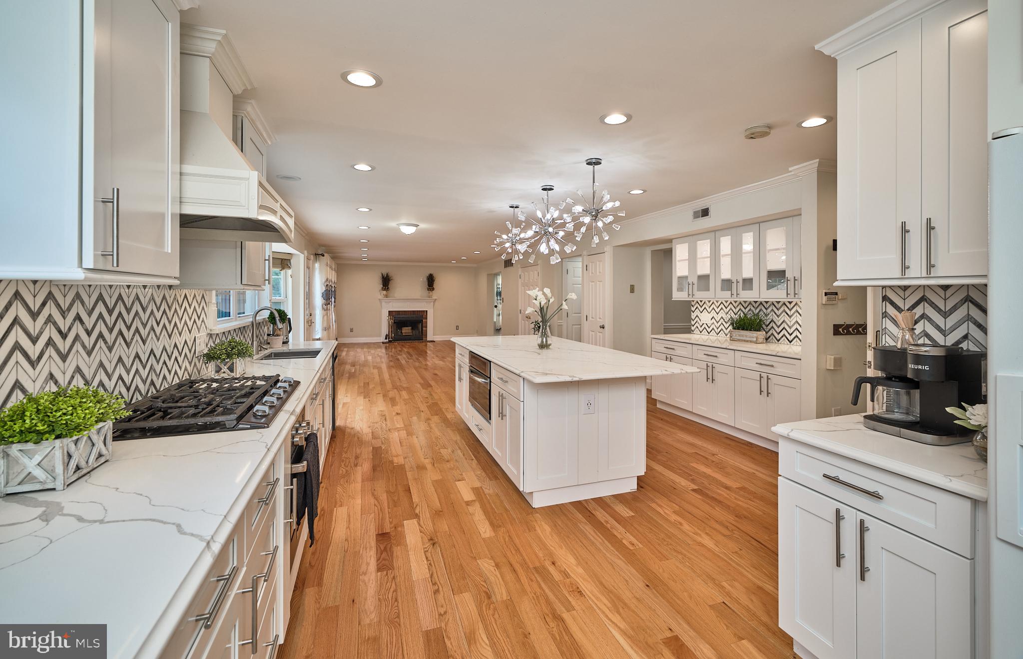 571 Constitution Rd
