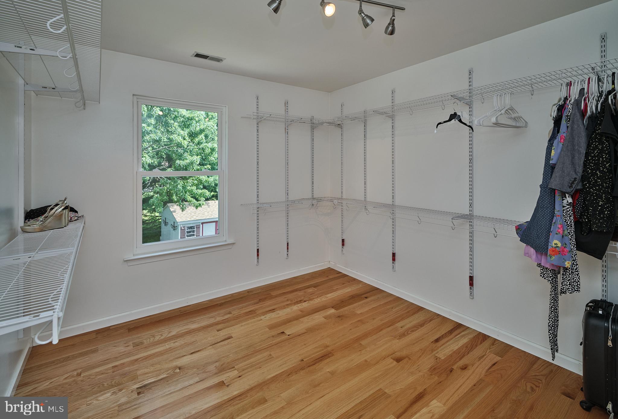 571 Constitution Rd