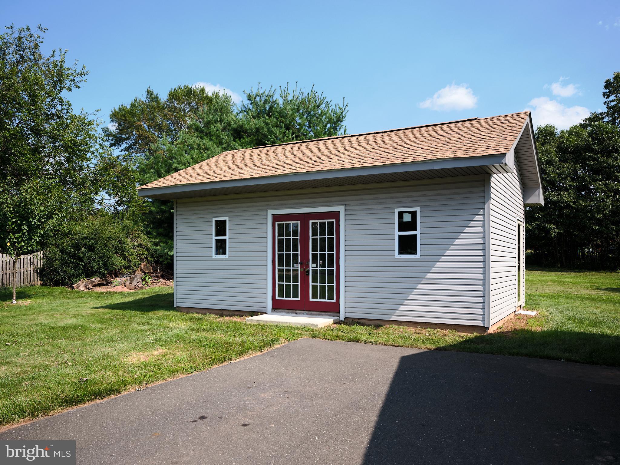 571 Constitution Rd