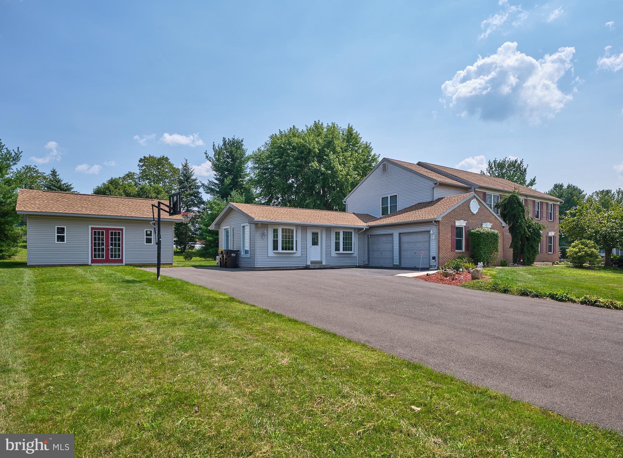 571 Constitution Rd