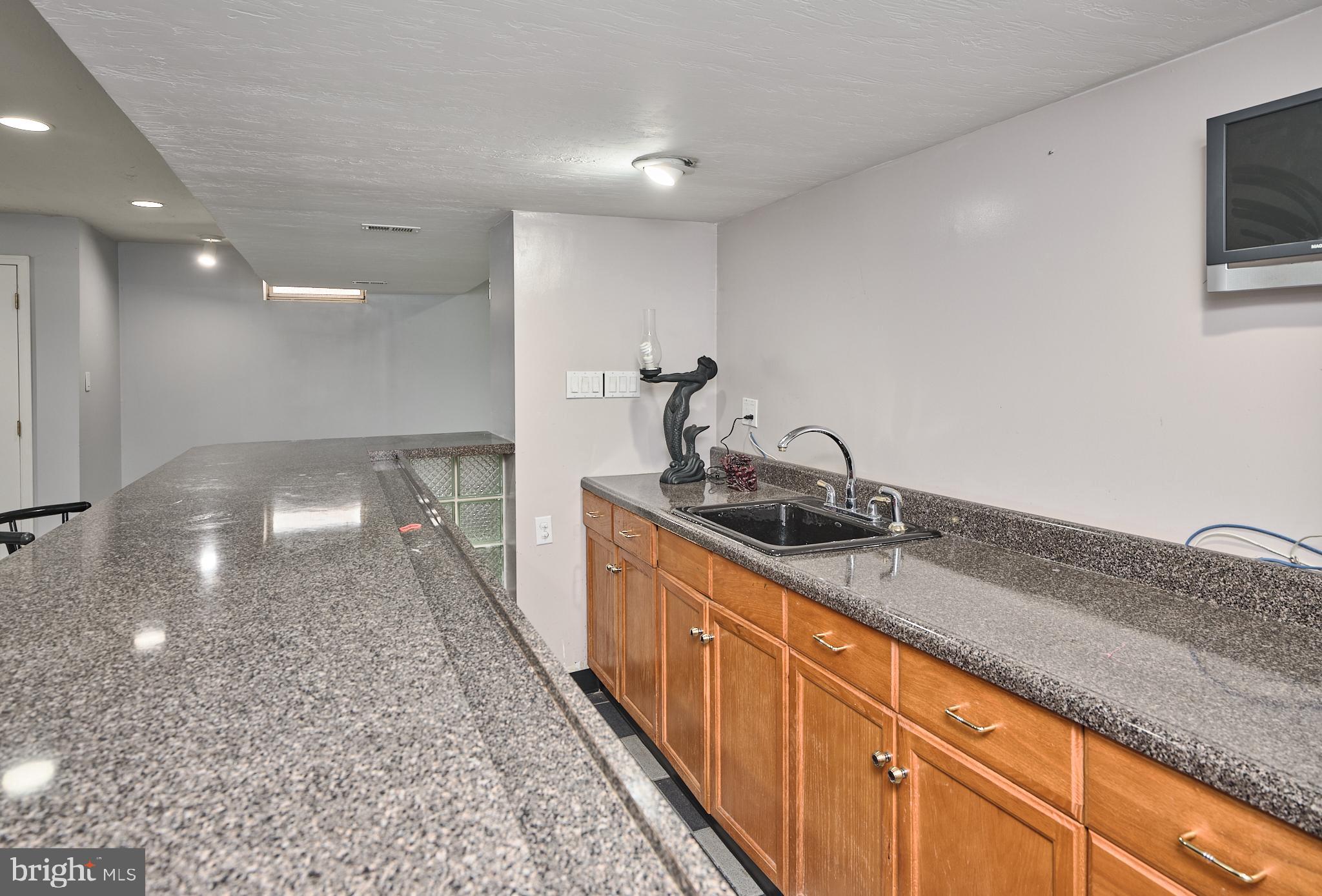 571 Constitution Rd