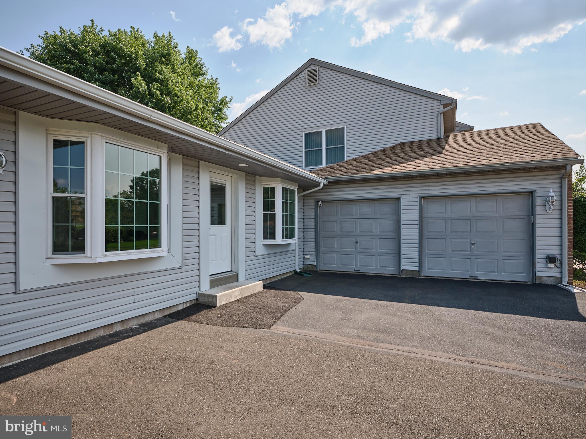 571 Constitution Rd