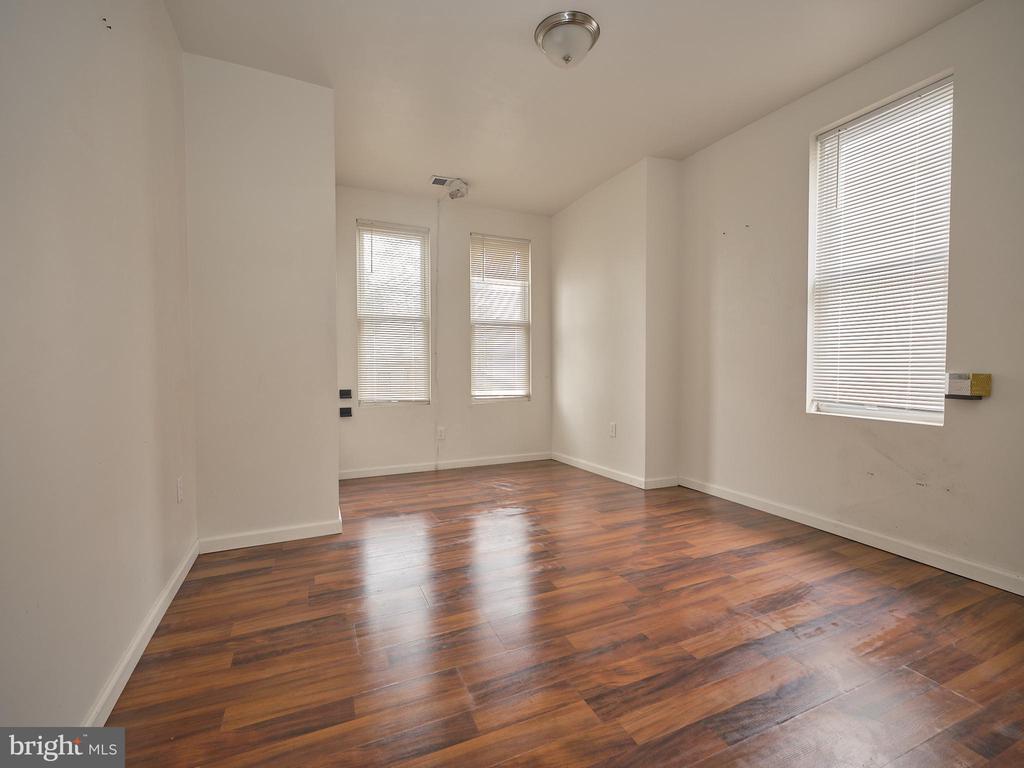 3807 Haverford Ave