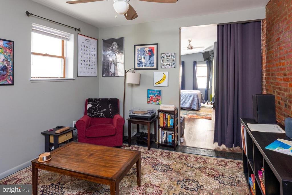 988 N 2ND ST #UNIT 2