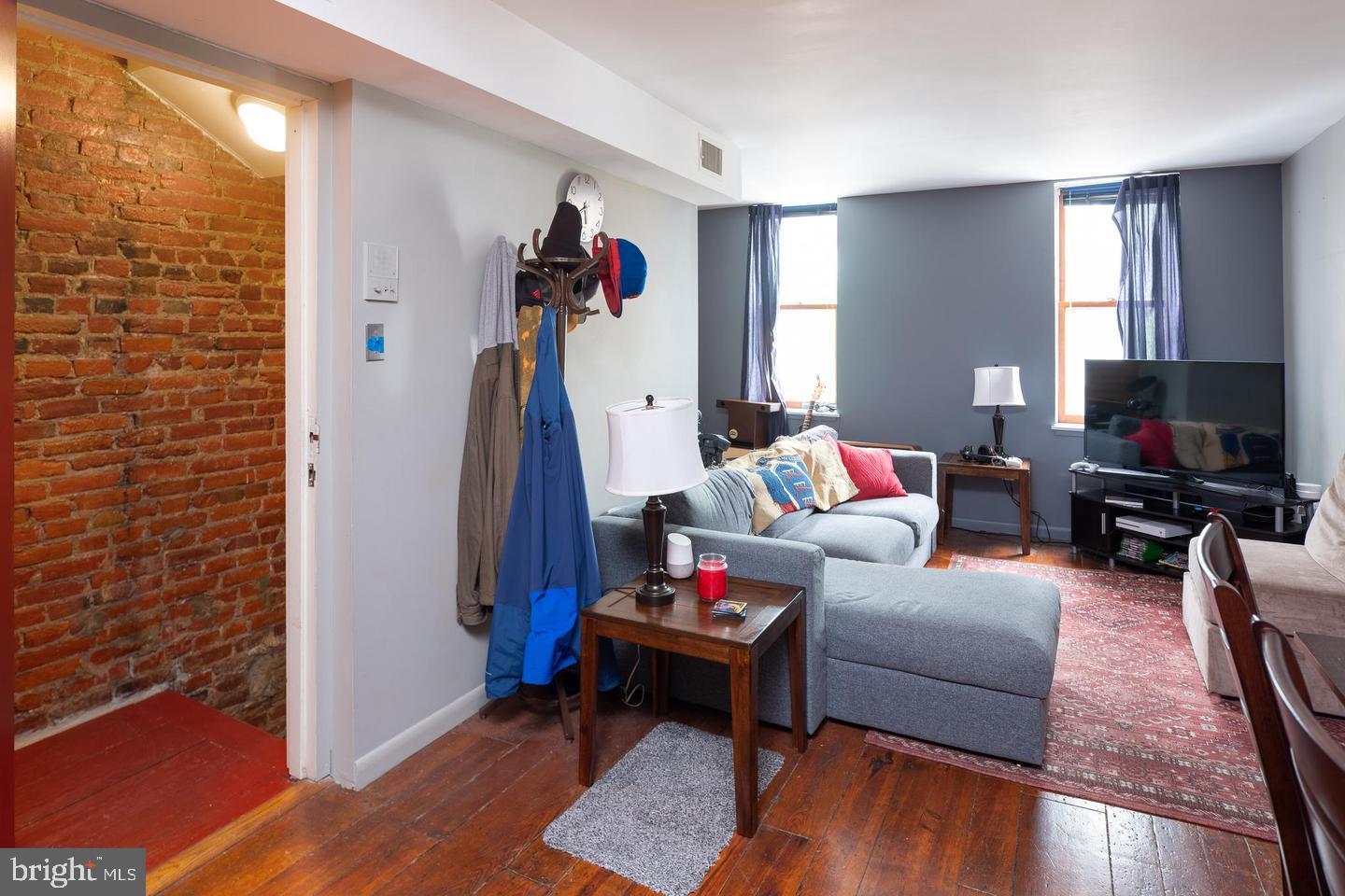 988 N 2ND ST #UNIT 2