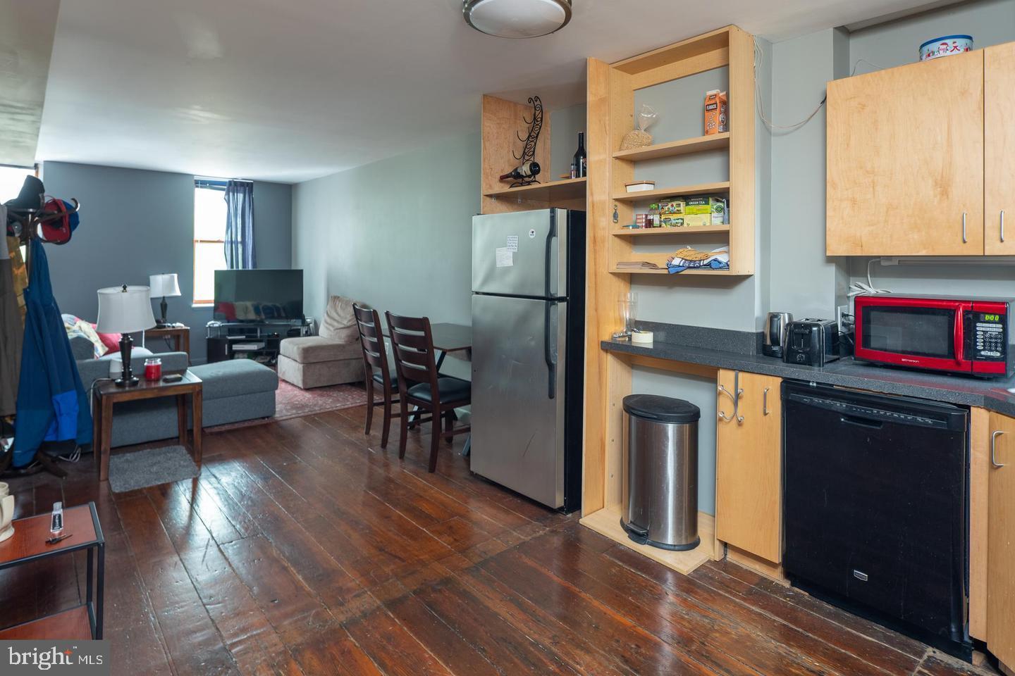 988 N 2ND ST #UNIT 2