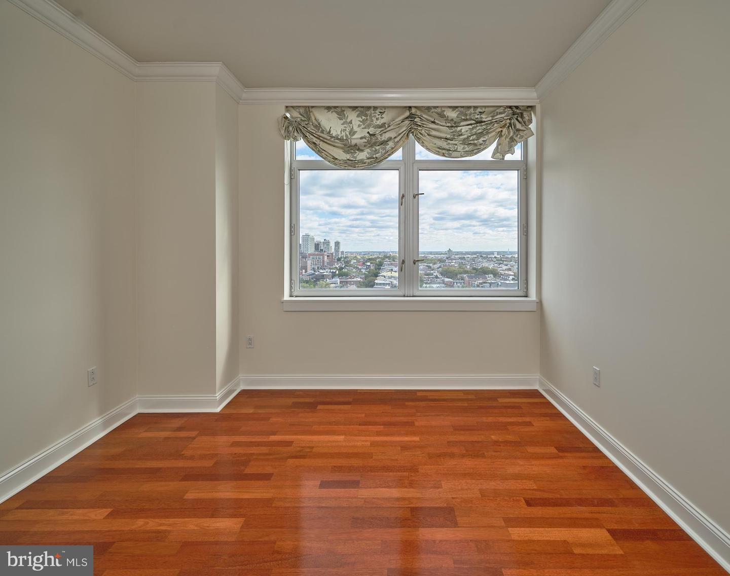 440-26 S Broad St #1407