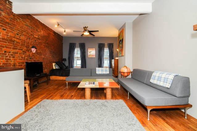 988 N 2ND ST #3