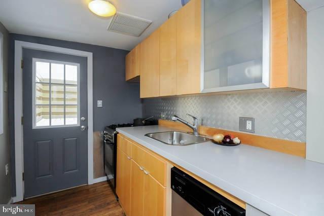 988 N 2ND ST #3