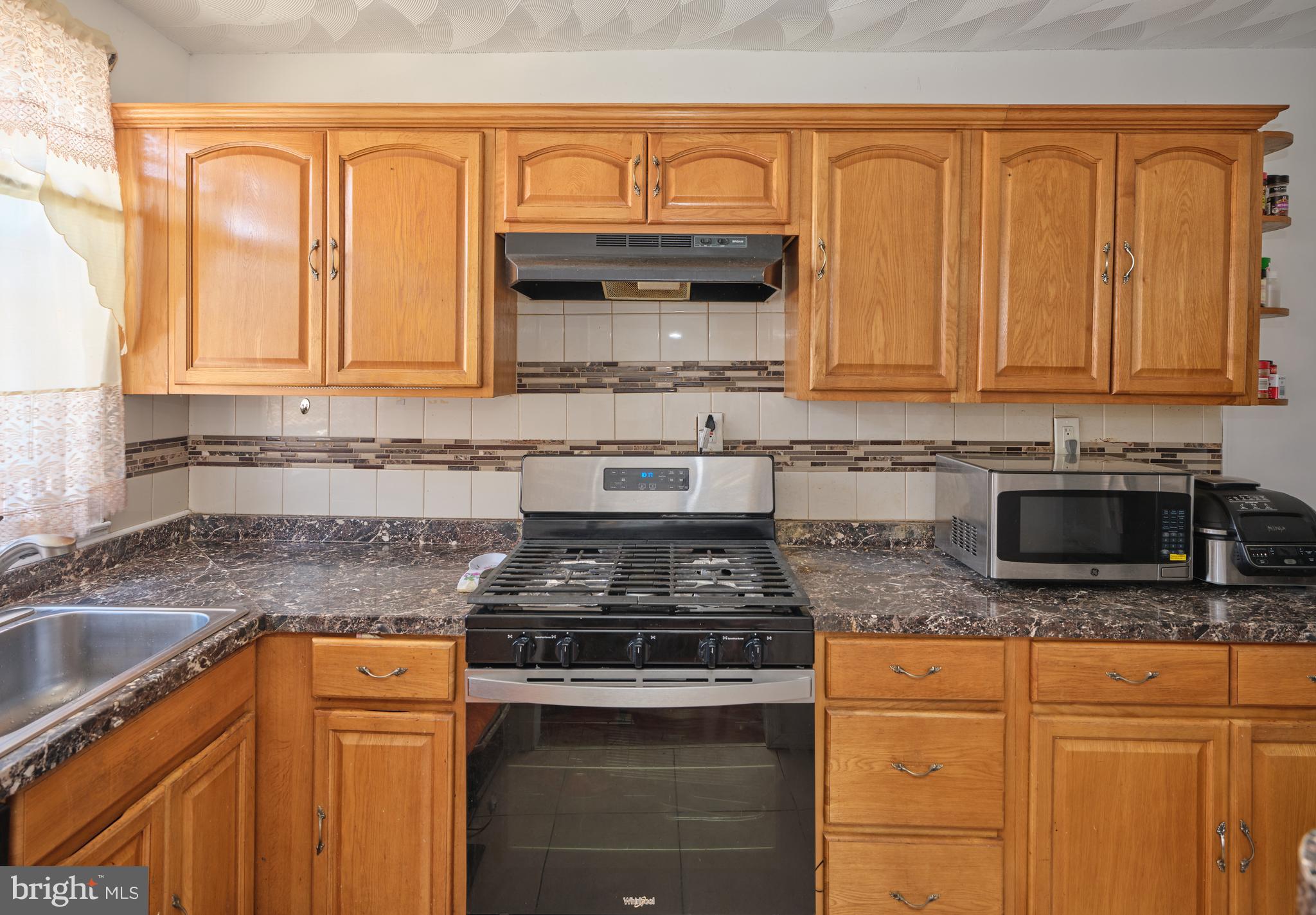 1053 VAN KIRK STREET