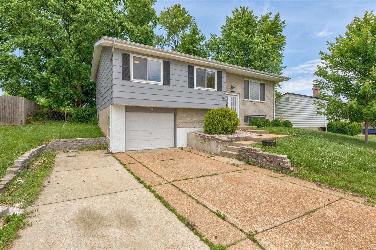 561 Robin Dr.