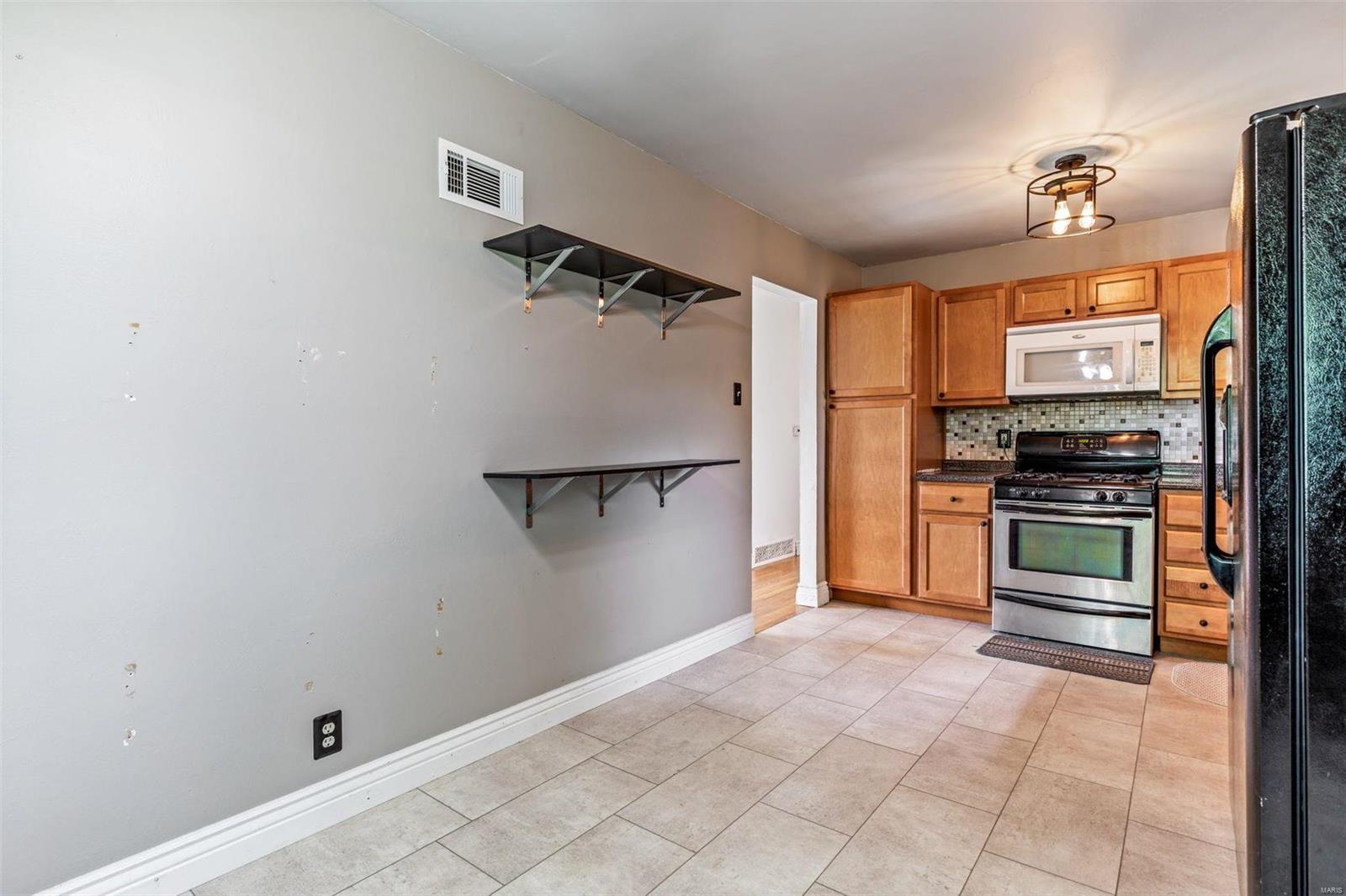 561 Robin Dr.