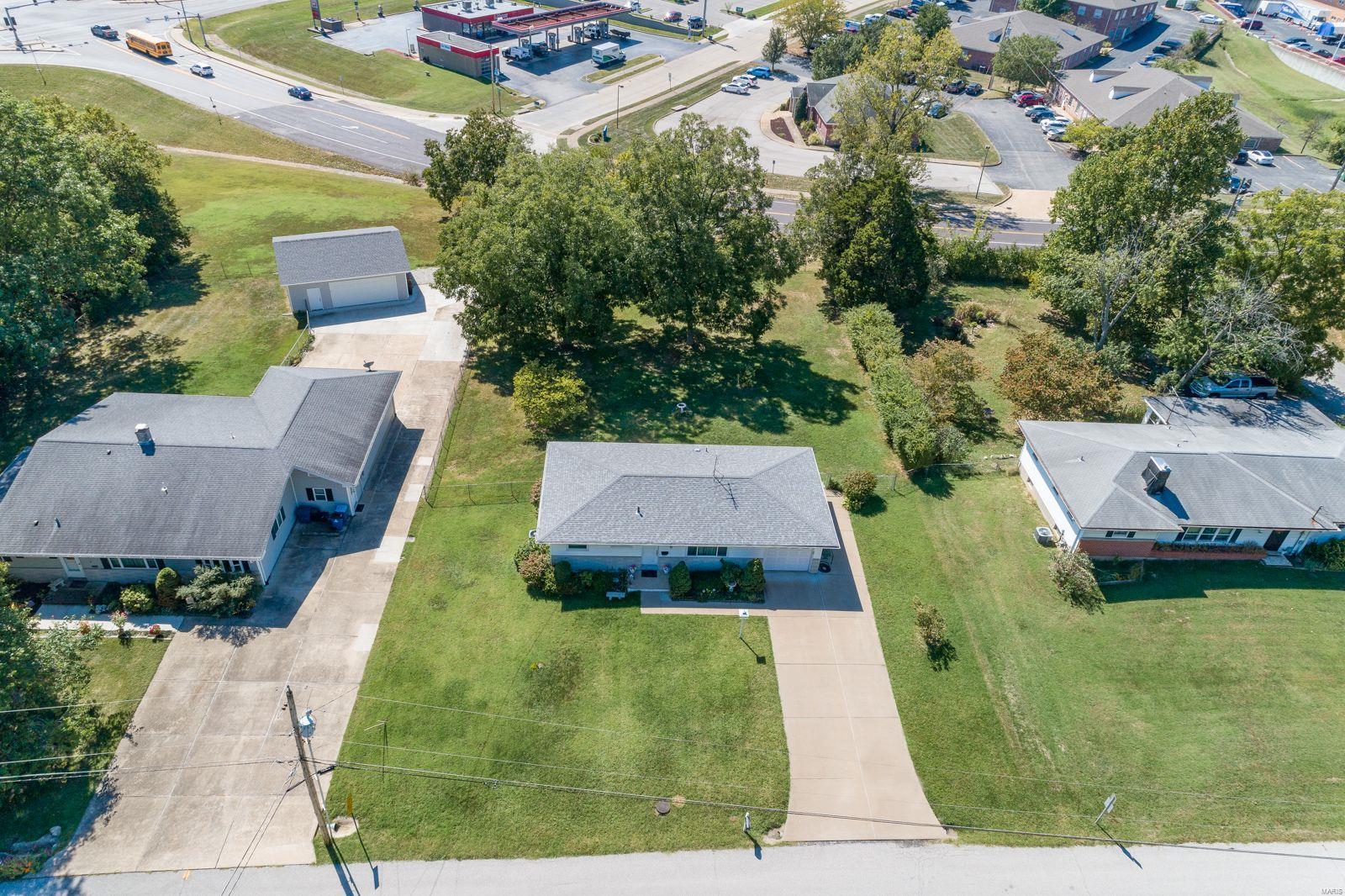 1551 Robinhood Dr