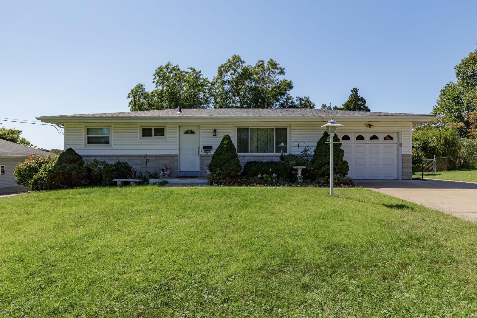 1551 Robinhood Dr