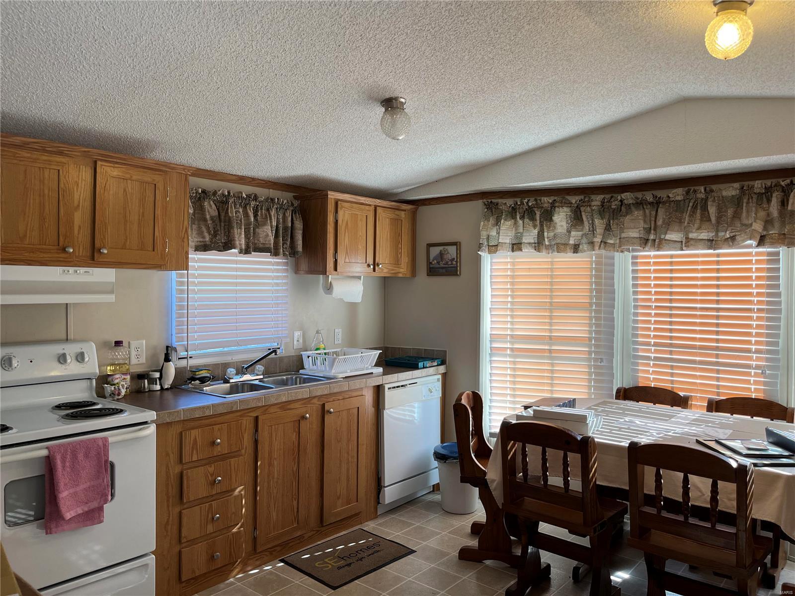 11738 Argonne Rd