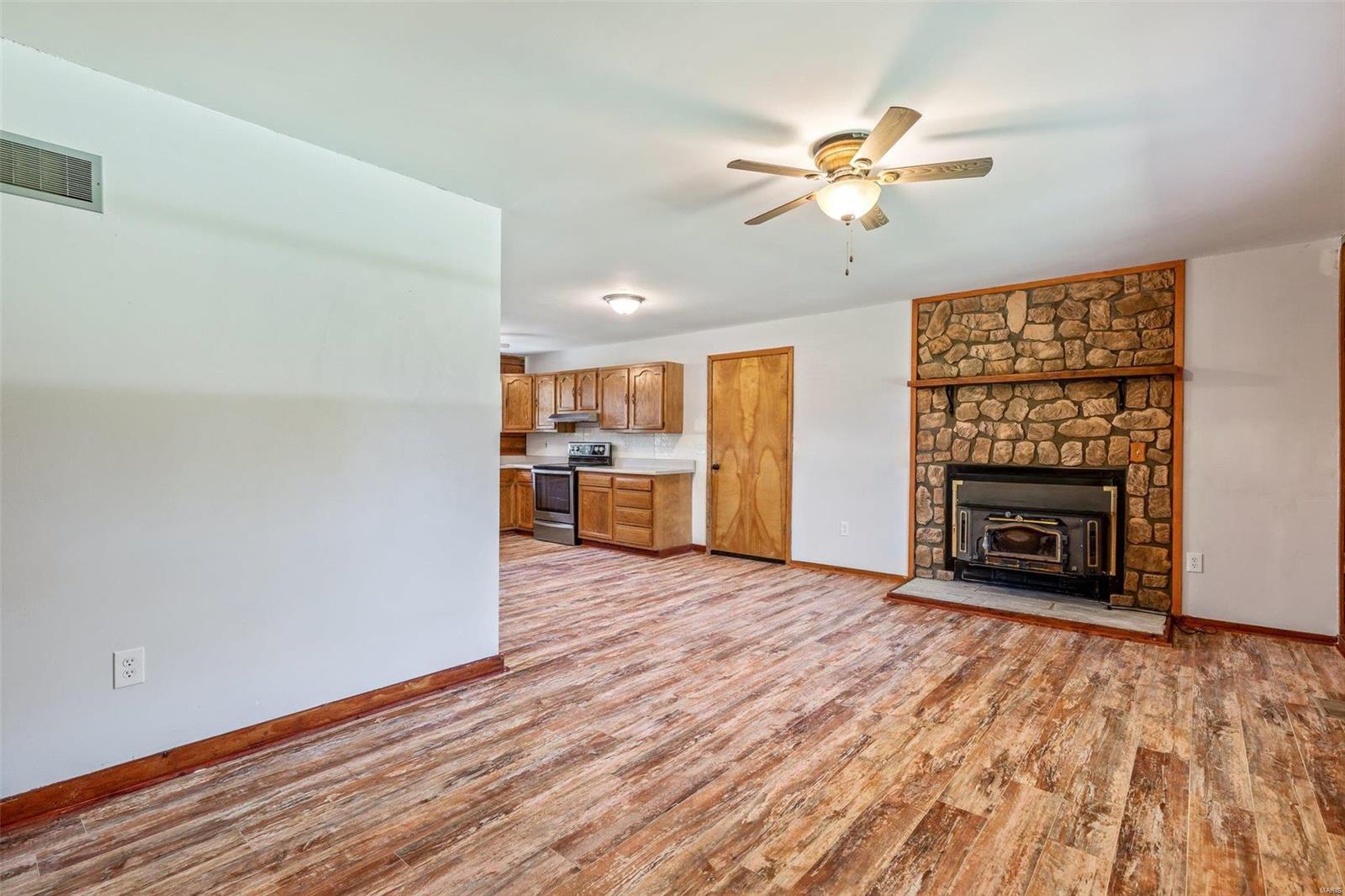 144 Post Oaks Dr.