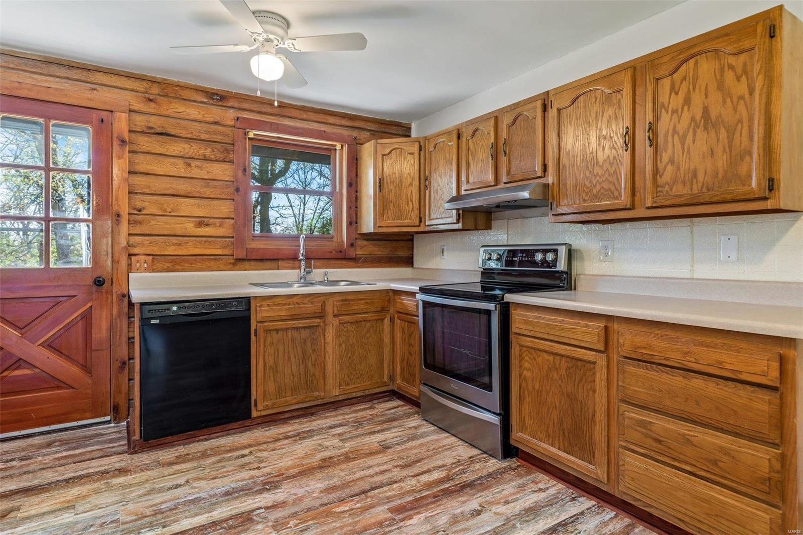 144 Post Oaks Dr.