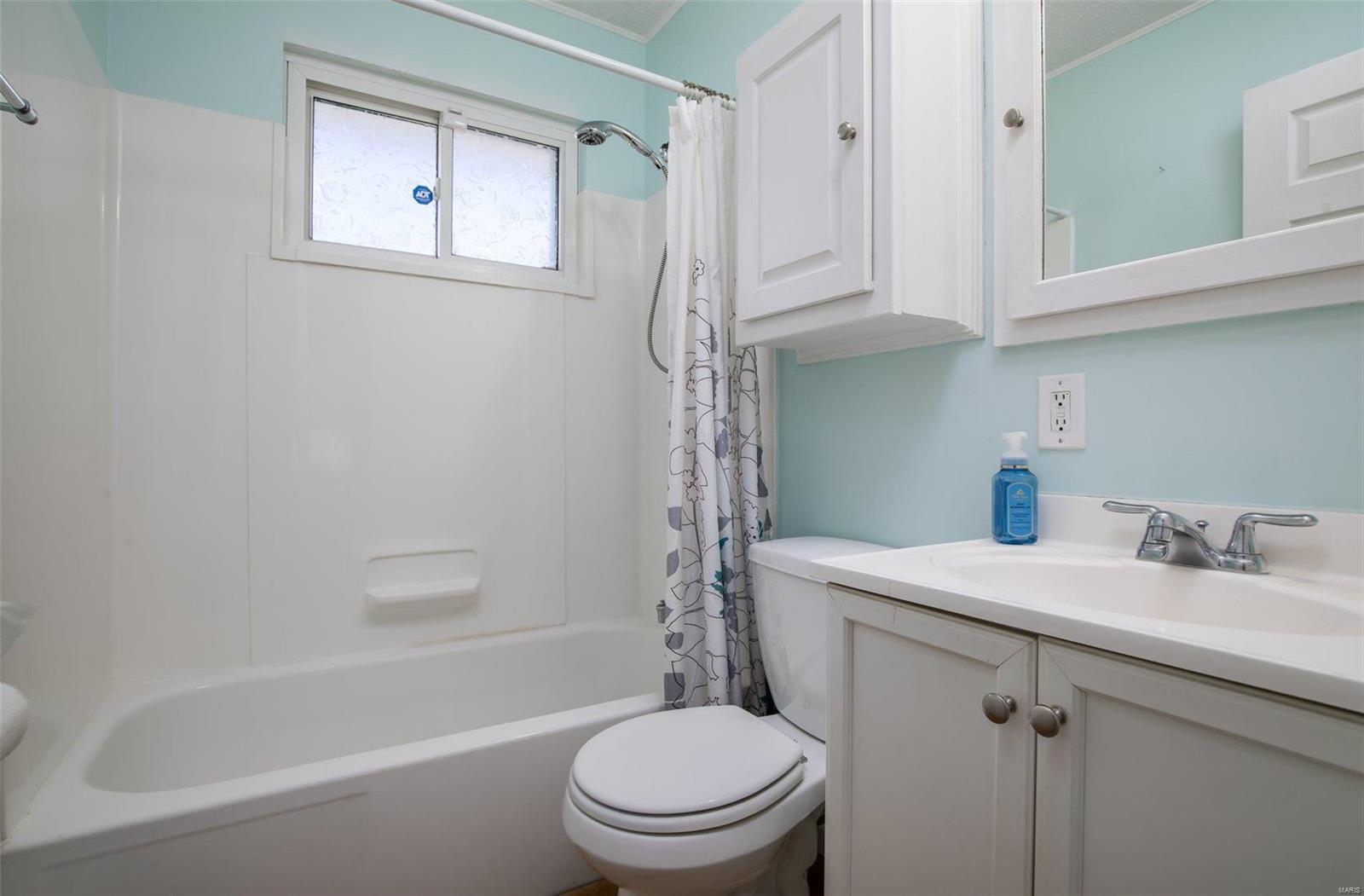 2816 Vineyard Dr
